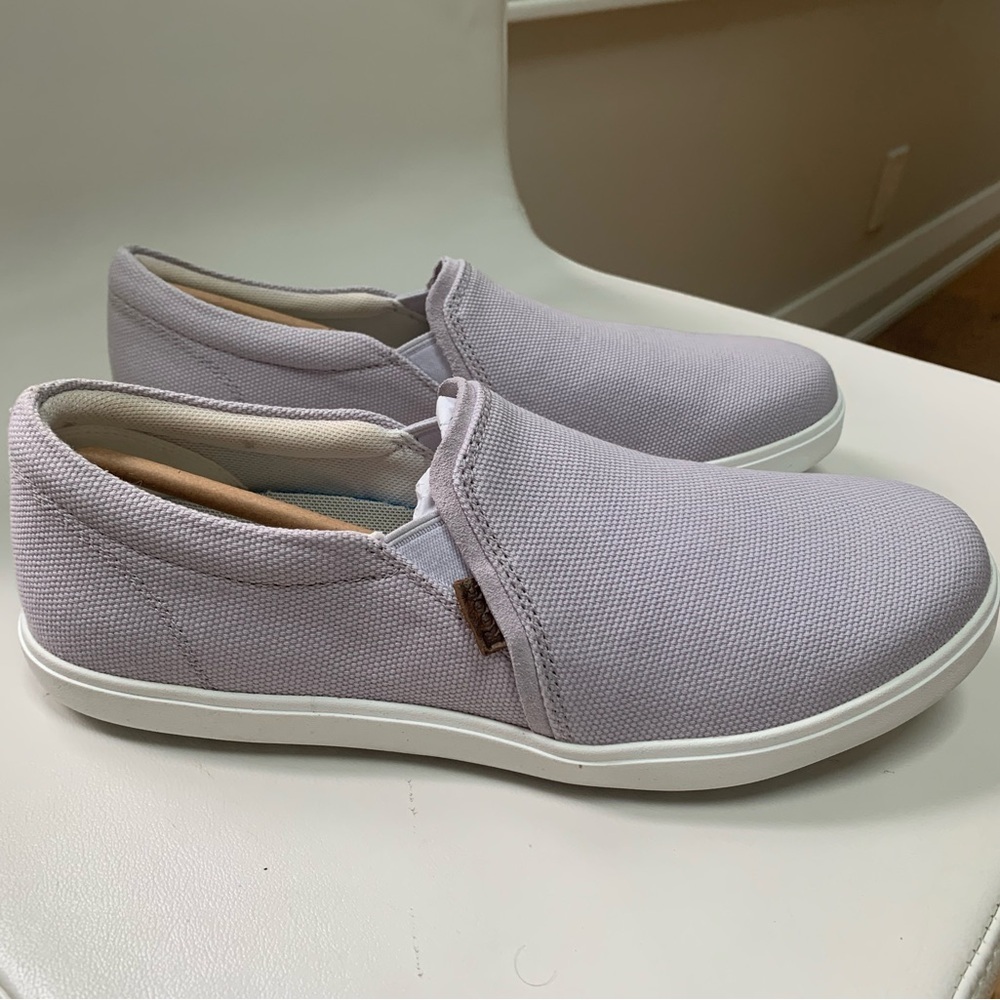 BNIB Roots Bellwoods Canvas Slip On Sneaker Loafers, 8M
